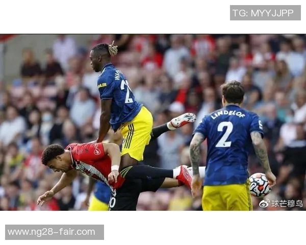 英超焦点战曼联与皇马战平一触即发的惨败瞬间引发全场热议