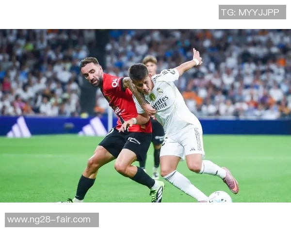 国王杯激战多特蒙德凭乌龙球险胜莱比锡引发争议判罚讨论